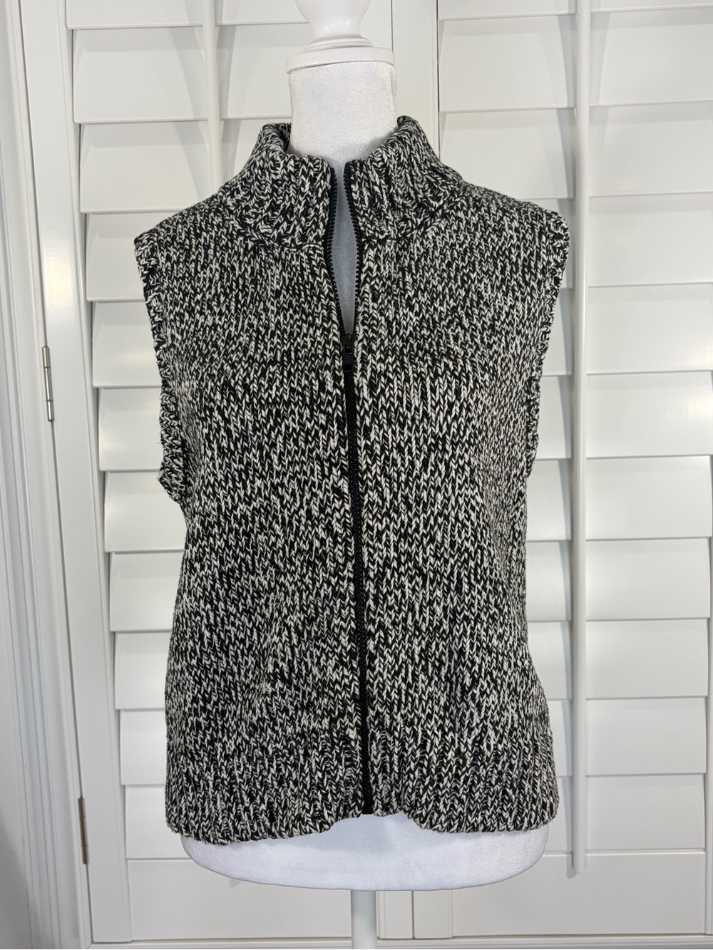 Talbots B&W Marled Knit Zip-Front Sweater Vest (XSP)